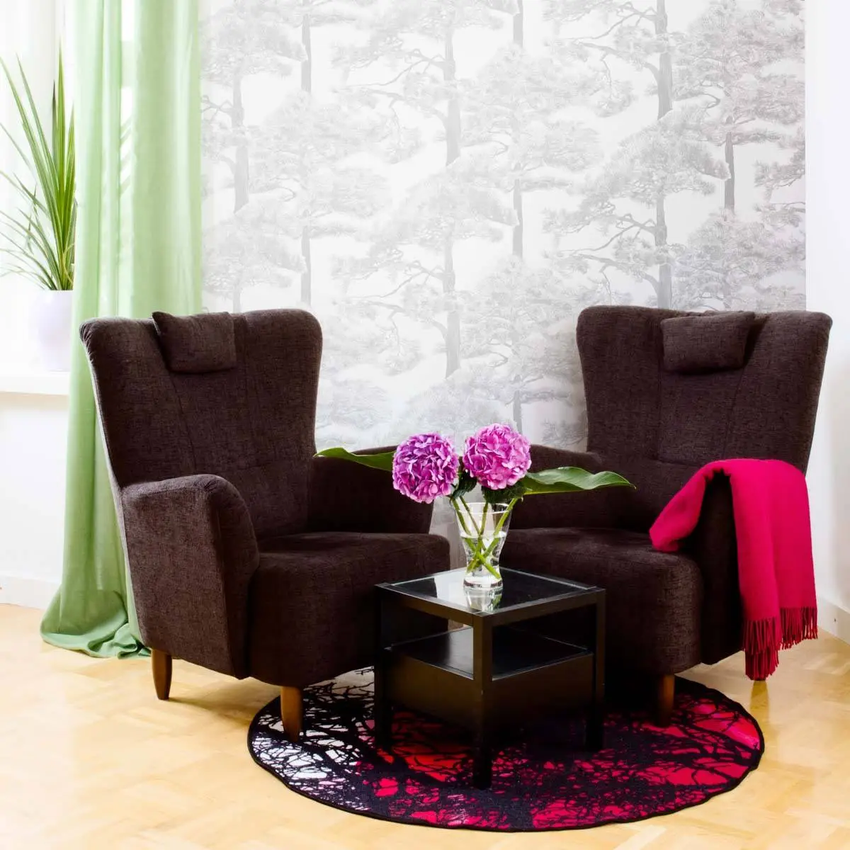 baummotiv-tapete-kallvik-weiss-raumbild Tapete mit Baummotiv Kallvik in Weiß, Raumbild